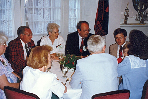 Bill and Jean Livingstone dining with their American Cousins